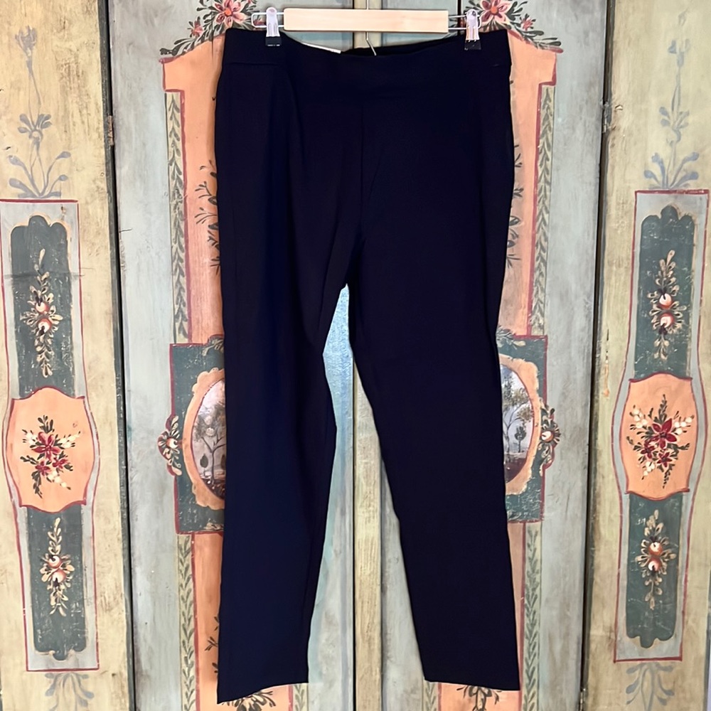 NWT who what wear stretchy black cropped pants 16